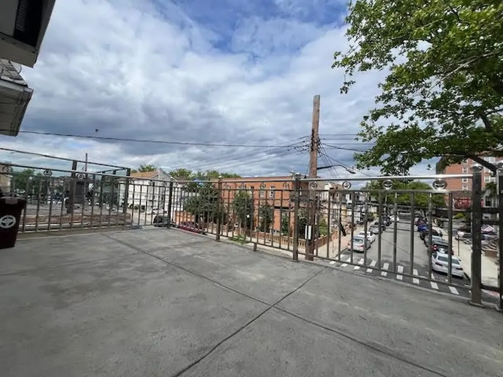 2558 E 2nd Street Brooklyn NY 11223