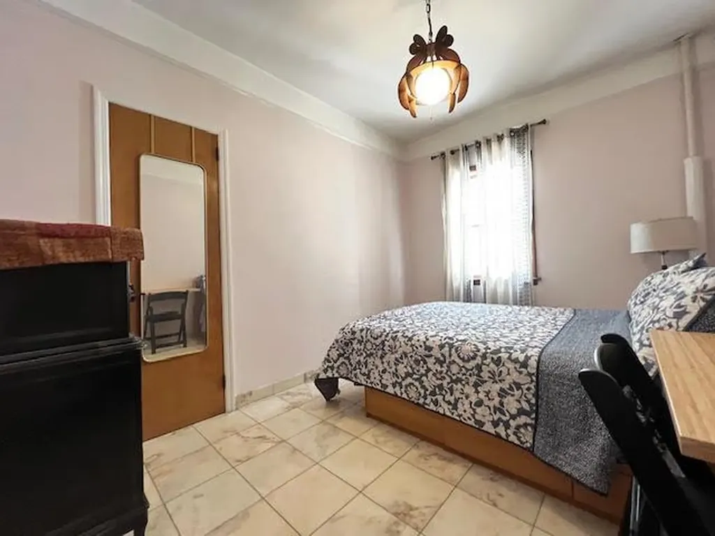 2558 E 2nd Street Brooklyn NY 11223