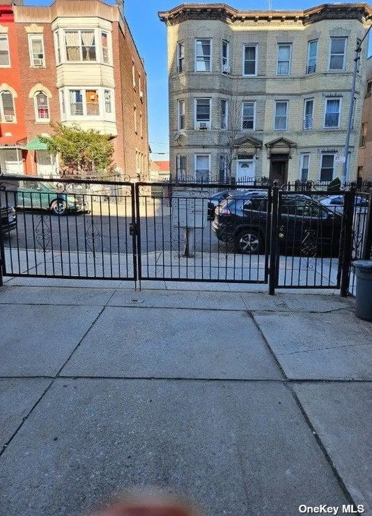 2298 Loring Place N Bronx NY 10468