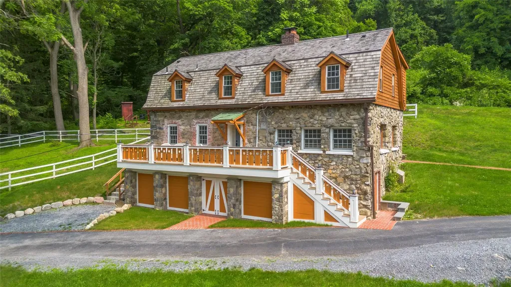 143 Mountain Lane Beacon NY 12508