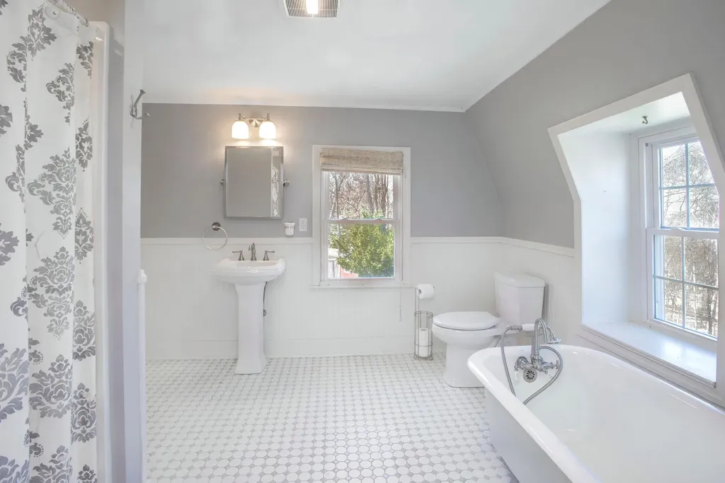 143 Mountain Lane Beacon NY 12508