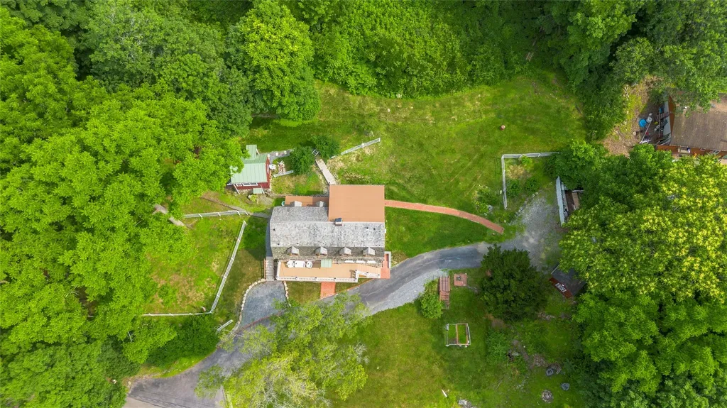 143 Mountain Lane Beacon NY 12508