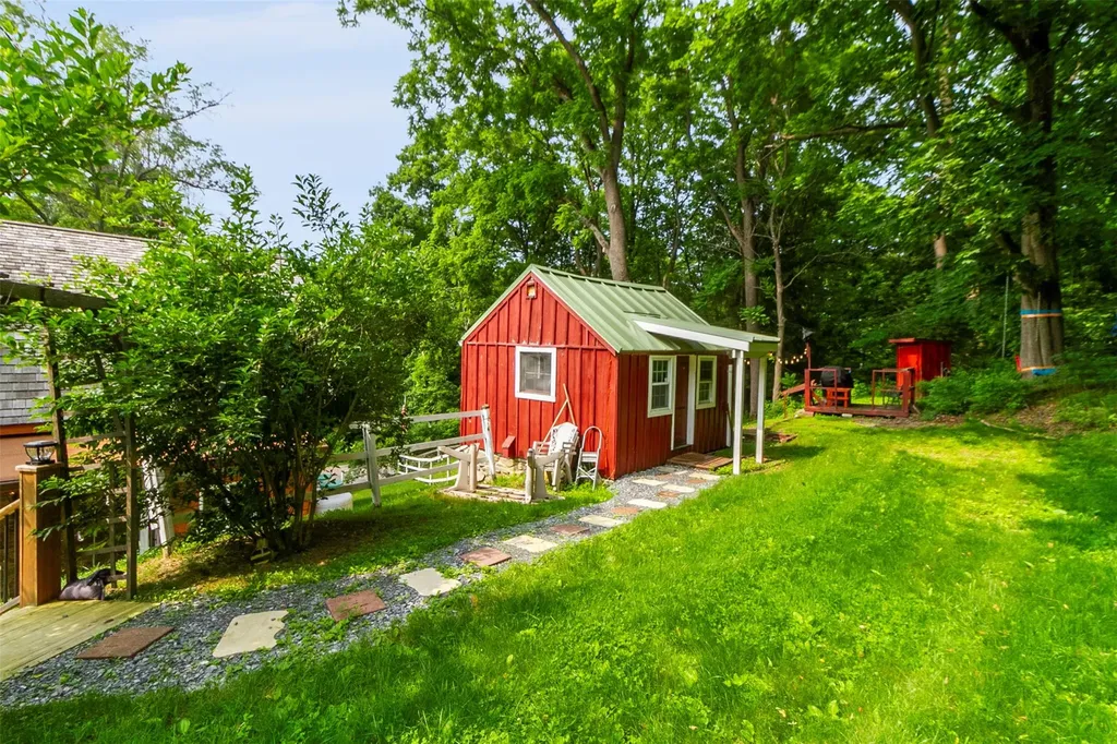 143 Mountain Lane Beacon NY 12508