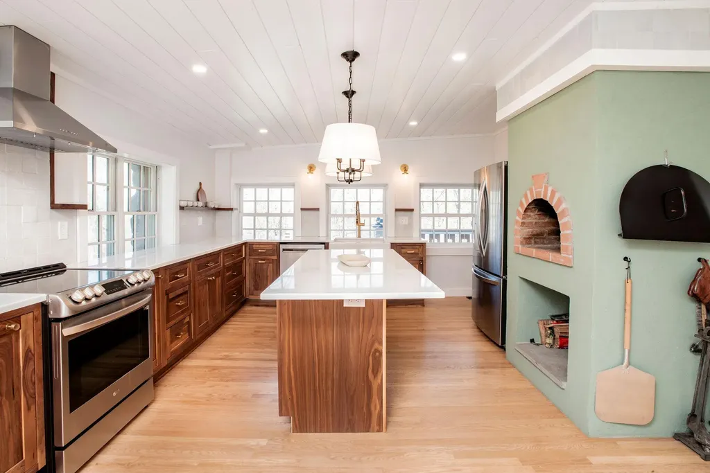 143 Mountain Lane Beacon NY 12508