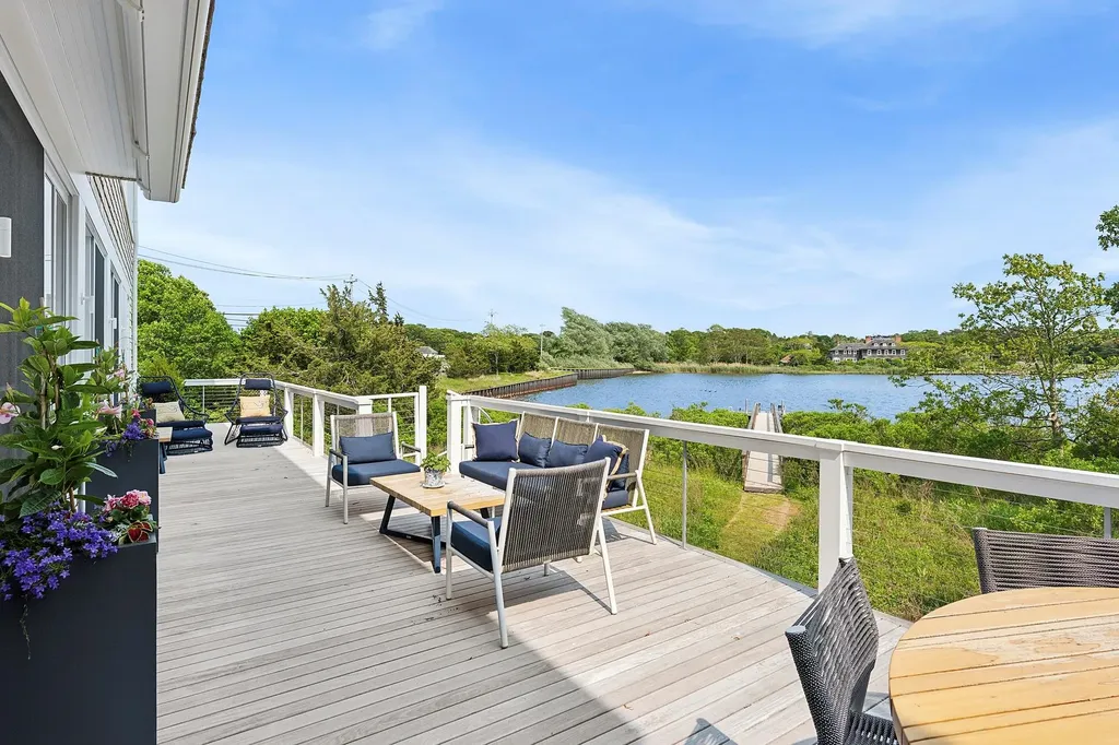 801 Montauk Highway Westhampton Beach NY 11978