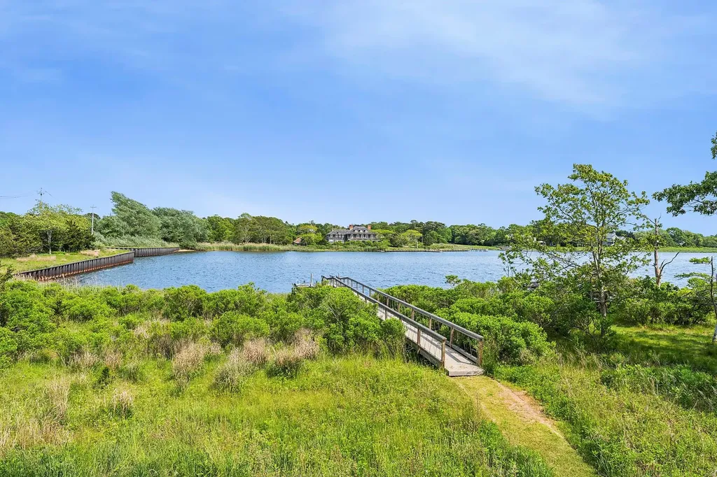 801 Montauk Highway Westhampton Beach NY 11978