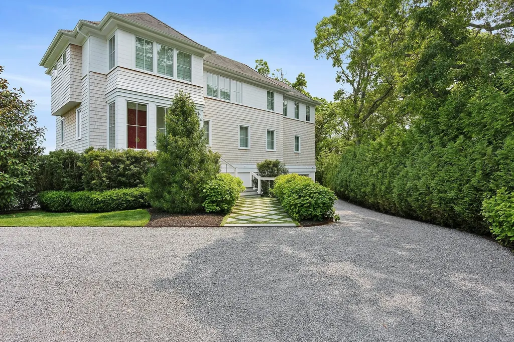 801 Montauk Highway Westhampton Beach NY 11978