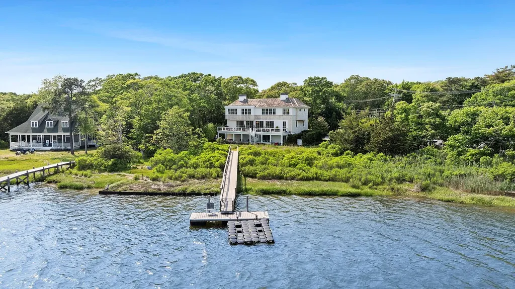 801 Montauk Highway Westhampton Beach NY 11978