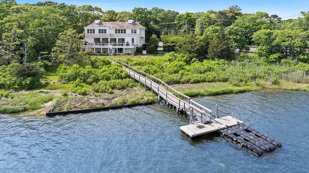 801 Montauk Highway Westhampton Beach NY 11978
