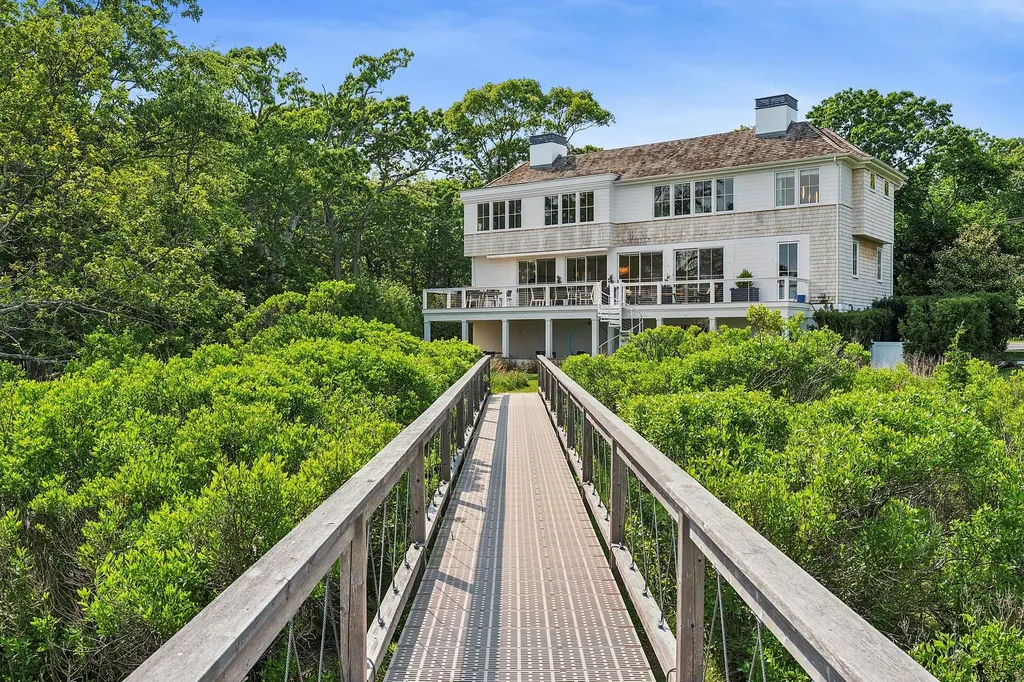 801 Montauk Highway Westhampton Beach NY 11978