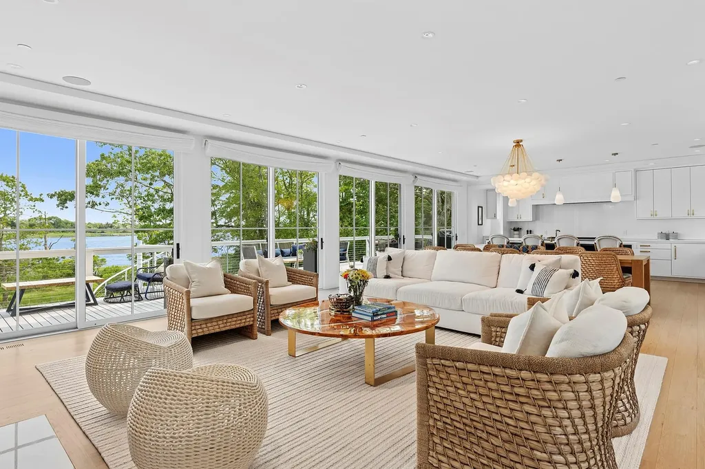 801 Montauk Highway Westhampton Beach NY 11978