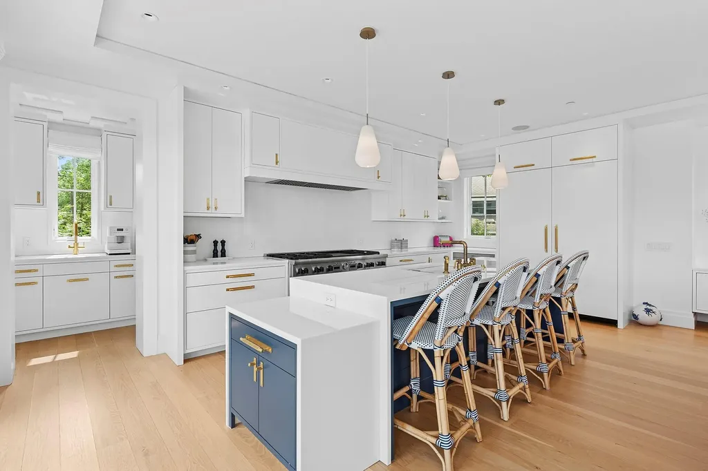 801 Montauk Highway Westhampton Beach NY 11978