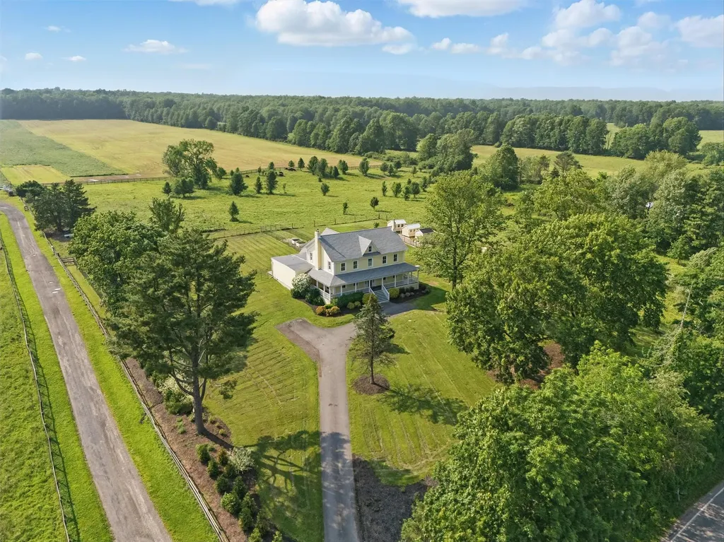 1392 Albany Post Road Gardiner NY 12525
