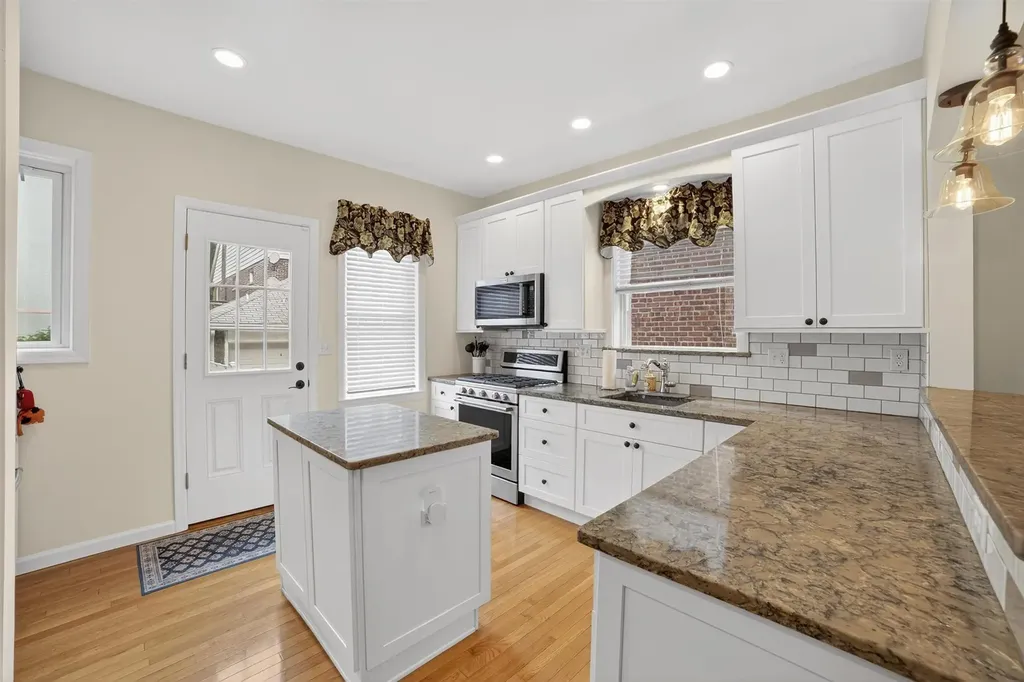 131 E 238th Street Bronx NY 10470