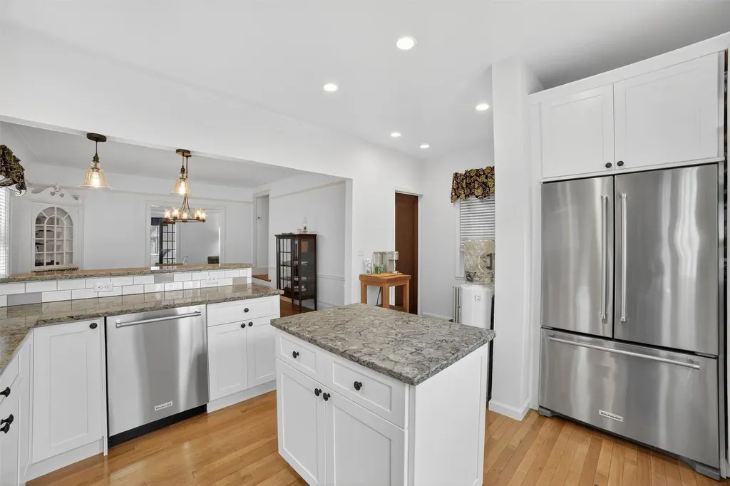 131 E 238th Street Bronx NY 10470