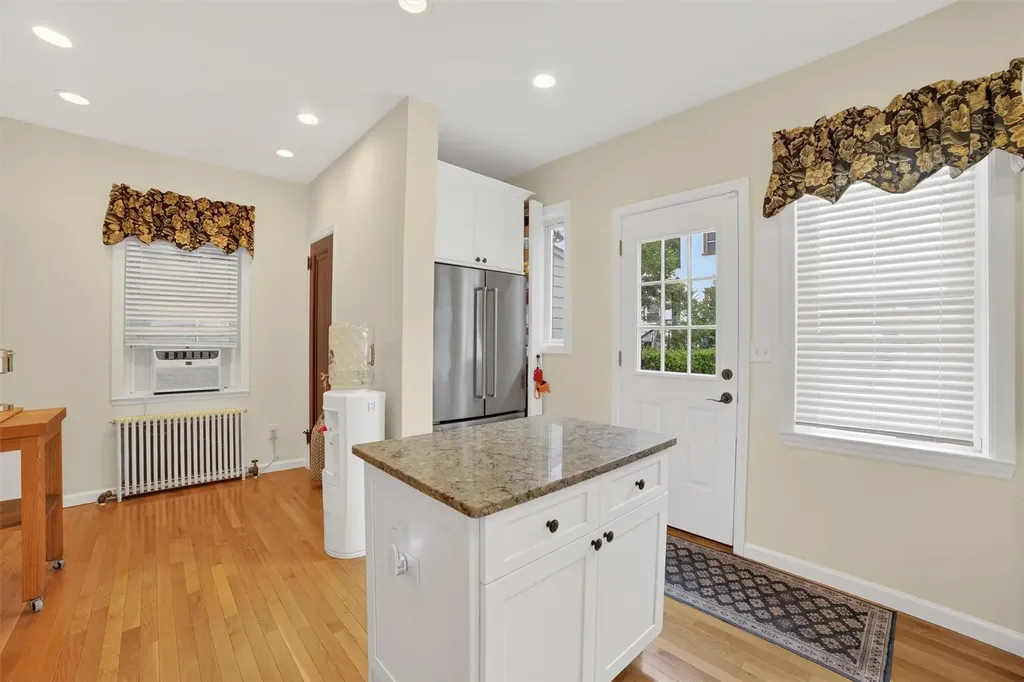 131 E 238th Street Bronx NY 10470