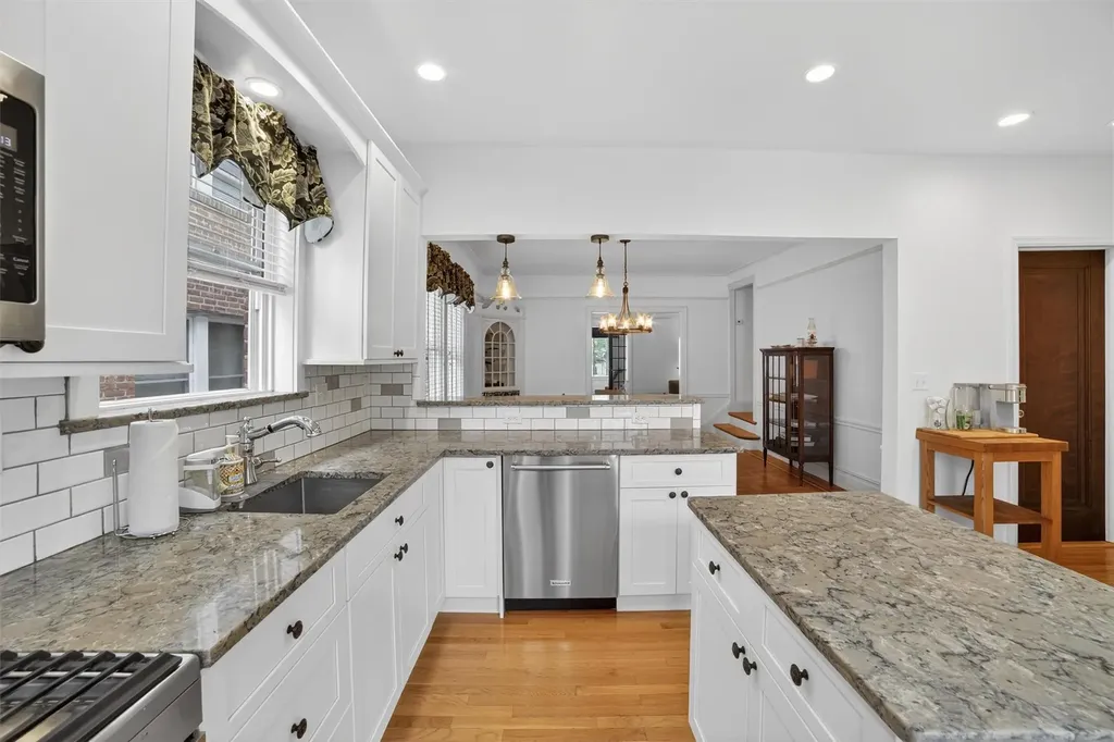 131 E 238th Street Bronx NY 10470