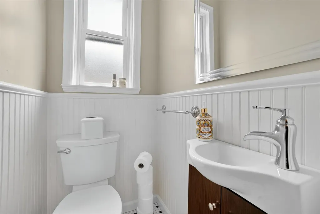 131 E 238th Street Bronx NY 10470