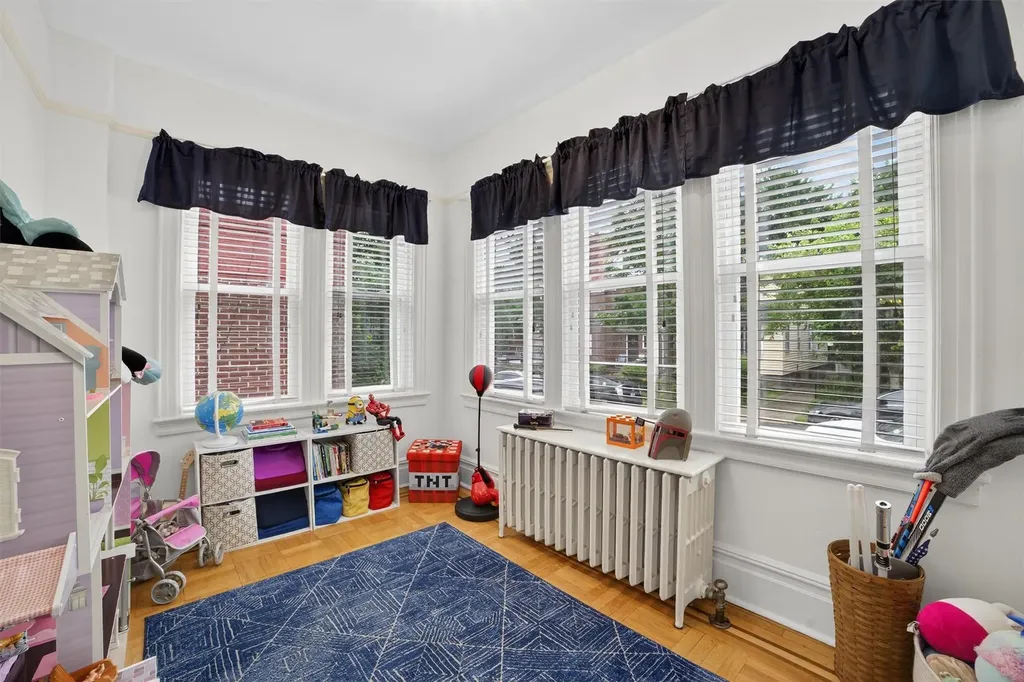131 E 238th Street Bronx NY 10470