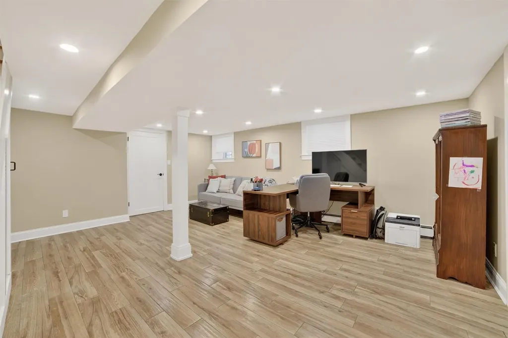 131 E 238th Street Bronx NY 10470