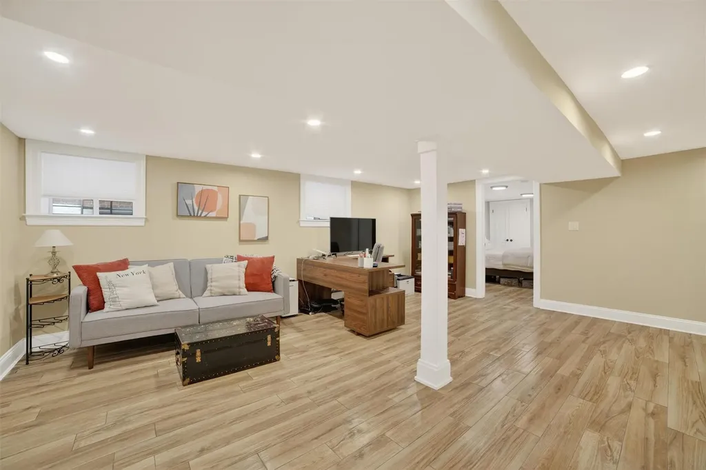 131 E 238th Street Bronx NY 10470