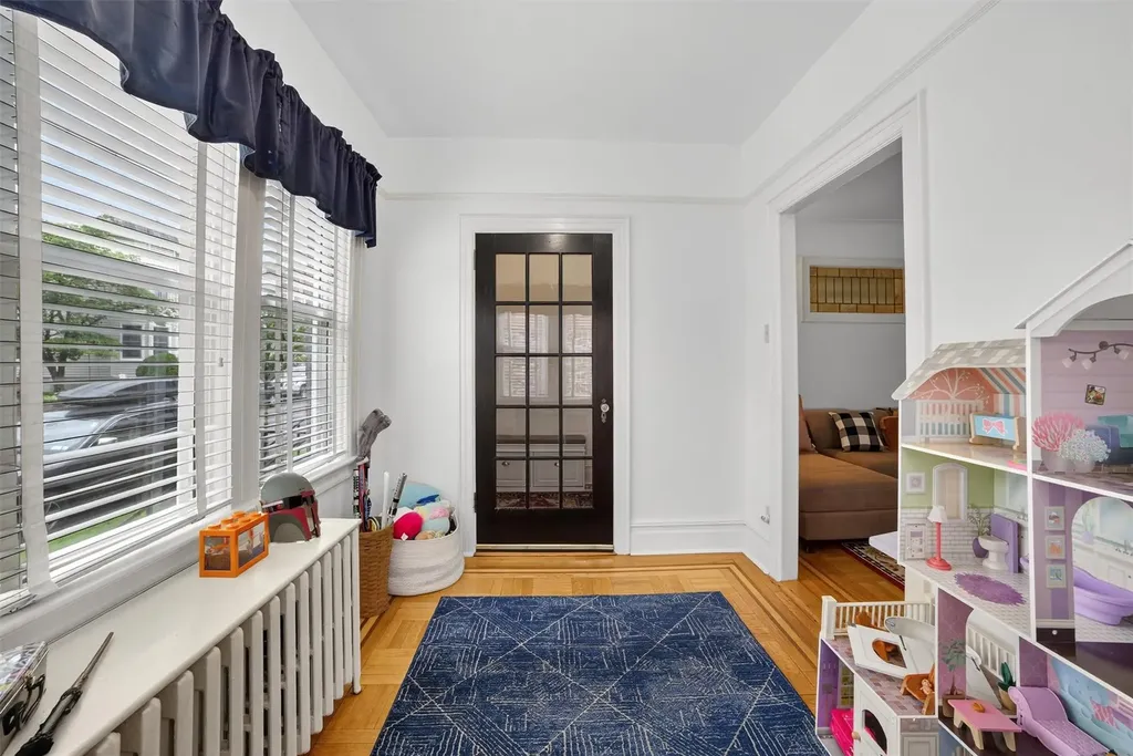 131 E 238th Street Bronx NY 10470