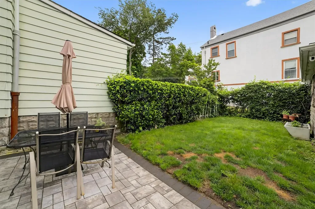131 E 238th Street Bronx NY 10470