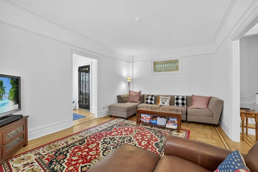 131 E 238th Street Bronx NY 10470