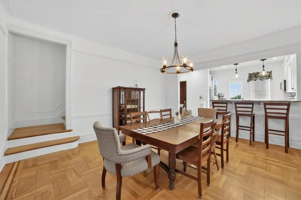 131 E 238th Street Bronx NY 10470