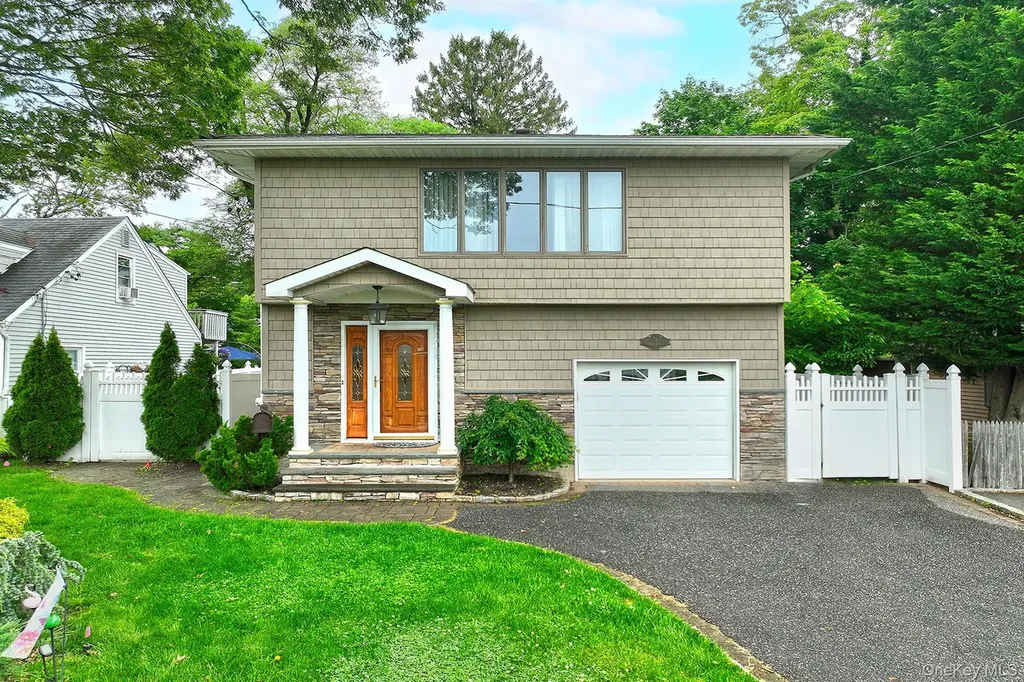 36 Dawes Avenue Syosset NY 11791