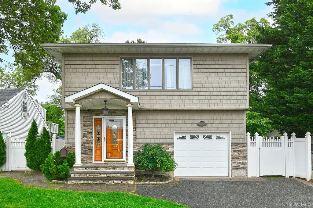 36 Dawes Avenue Syosset NY 11791