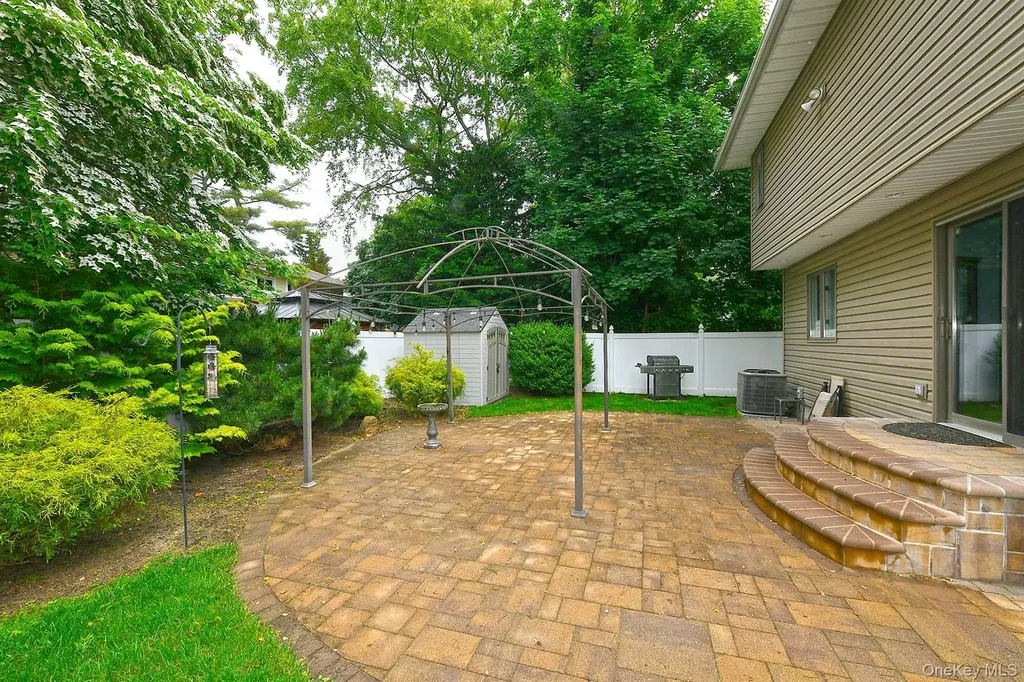 36 Dawes Avenue Syosset NY 11791