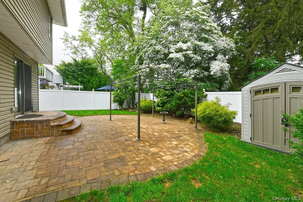 36 Dawes Avenue Syosset NY 11791
