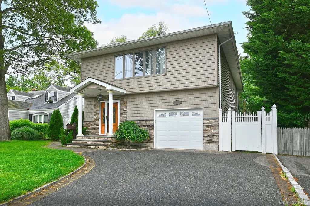 36 Dawes Avenue Syosset NY 11791