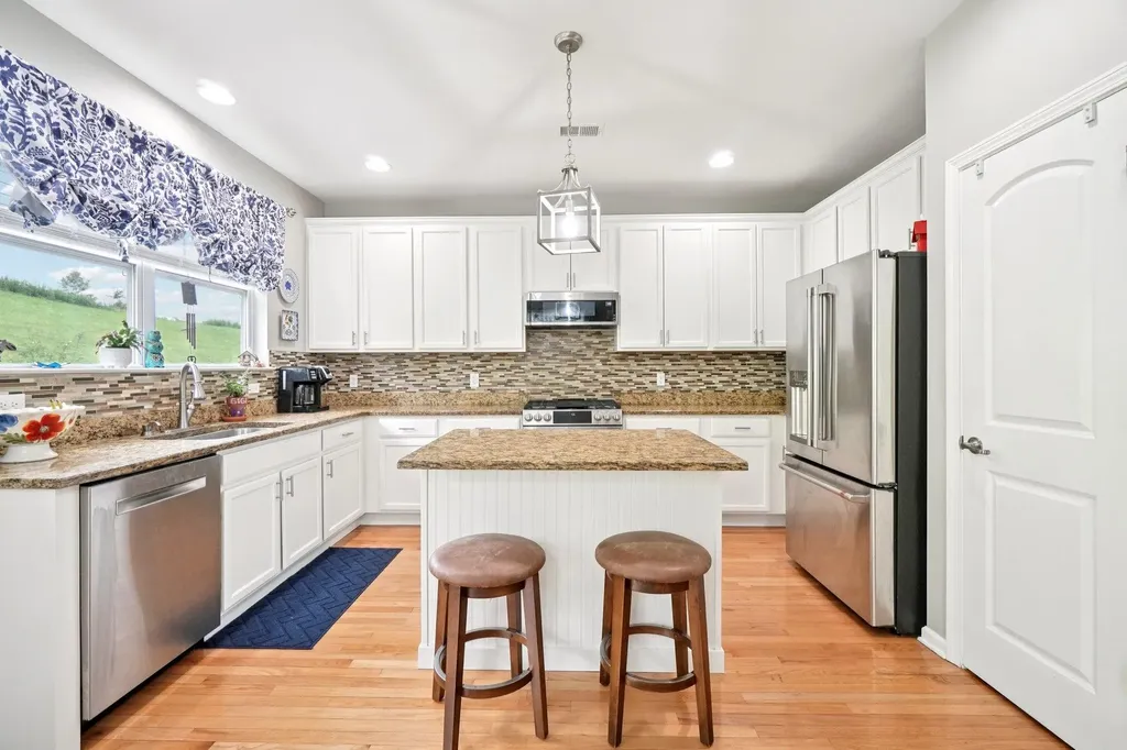 2602 Hawthorn Way New Windsor NY 12553