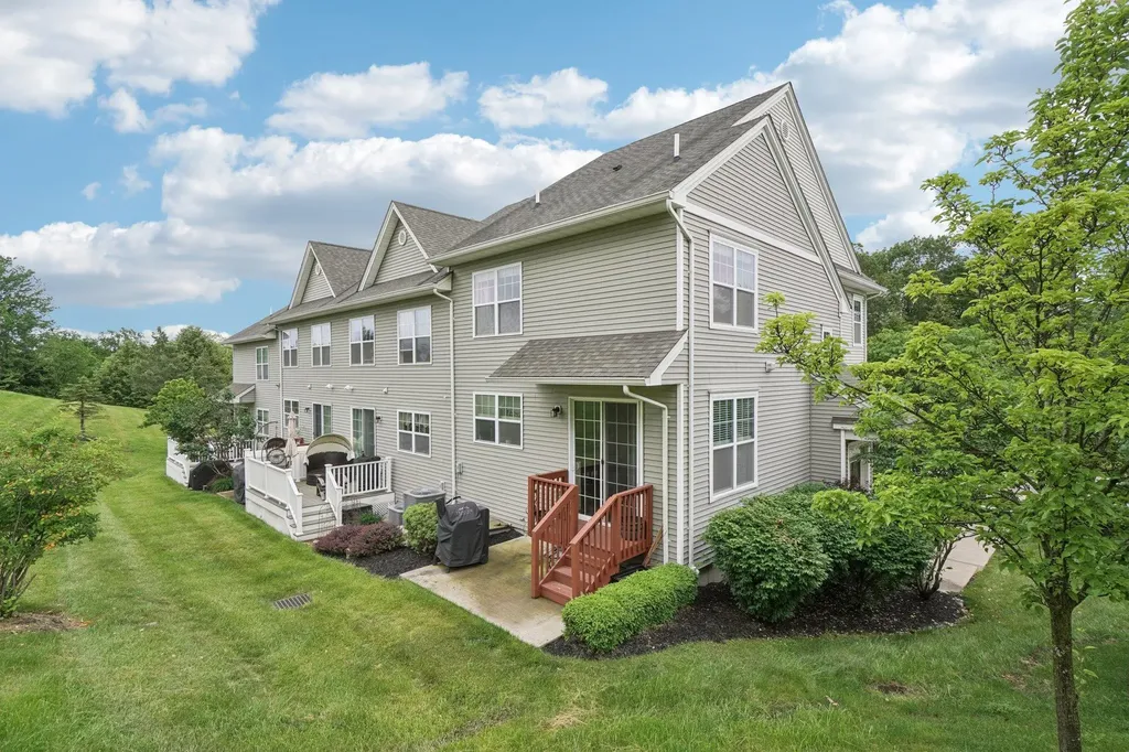 2602 Hawthorn Way New Windsor NY 12553