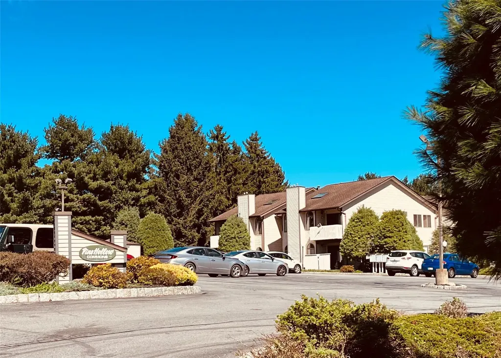 301 Pine Hollow Way Chester NY 10918