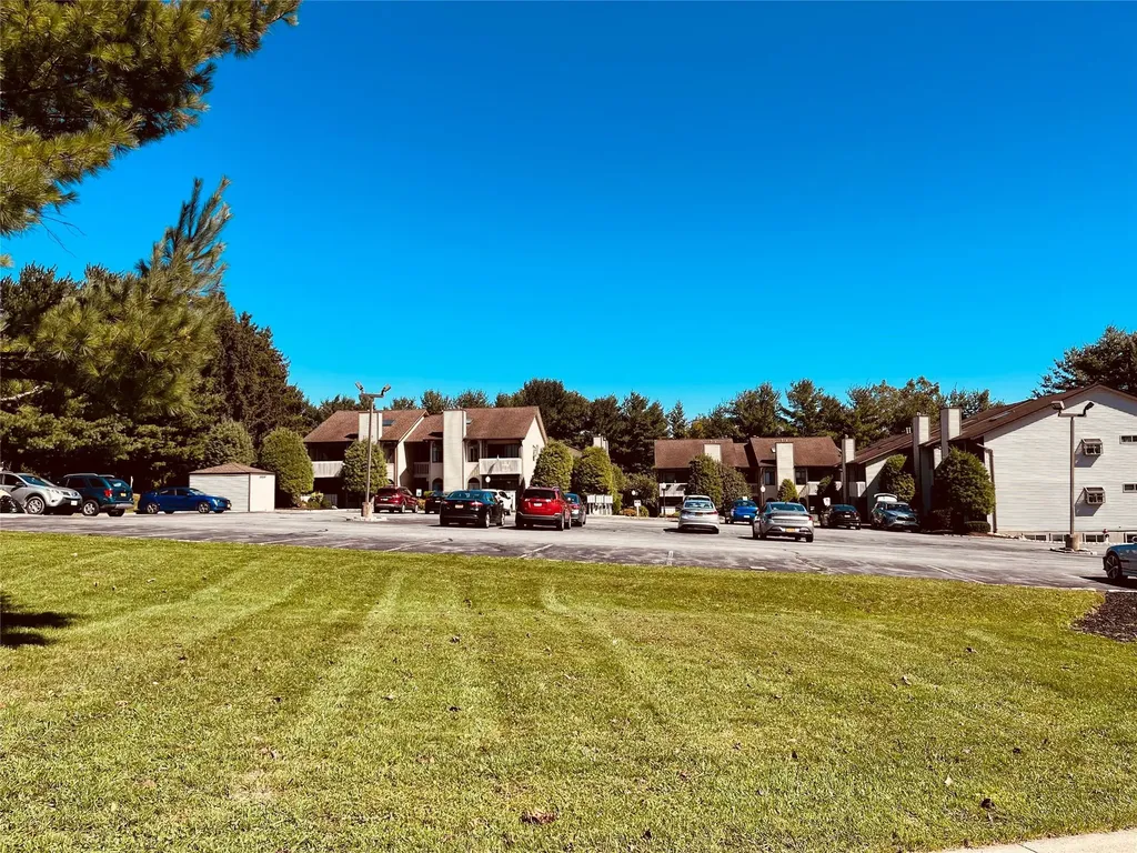 301 Pine Hollow Way Chester NY 10918