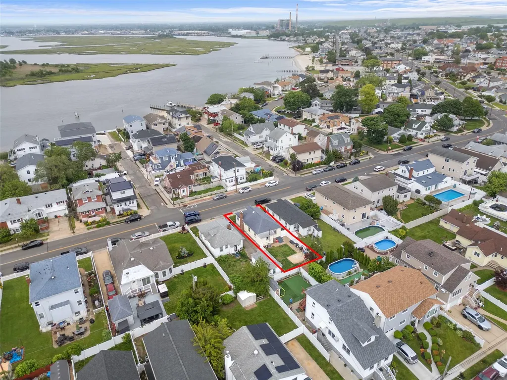 93 Island Parkway Island Park NY 11558