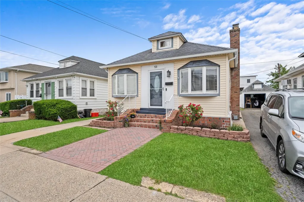 93 Island Parkway Island Park NY 11558