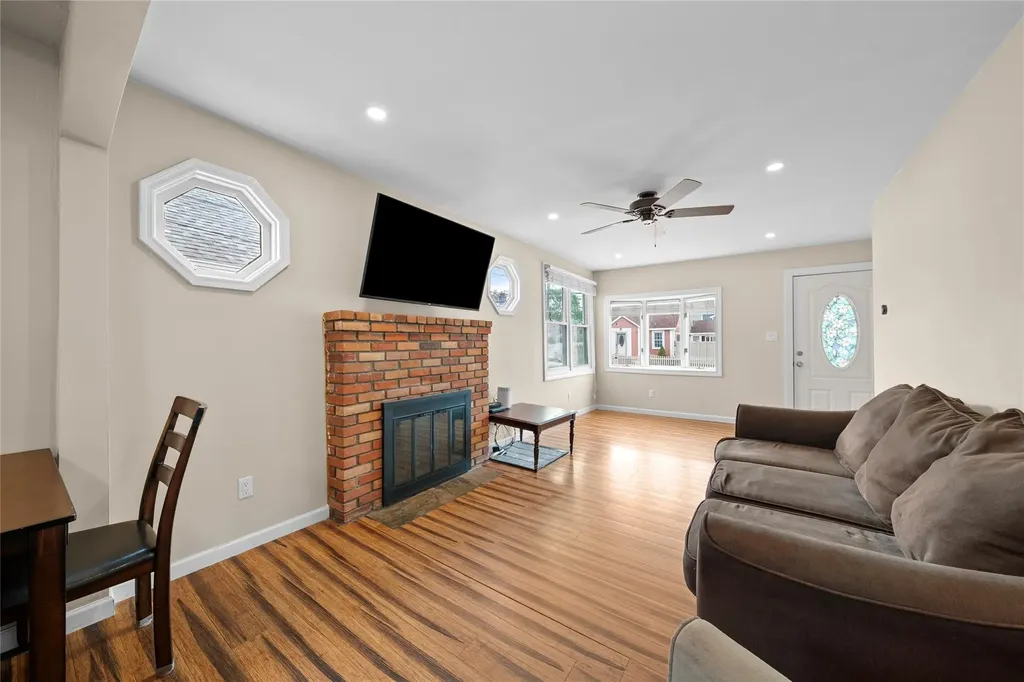 93 Island Parkway Island Park NY 11558