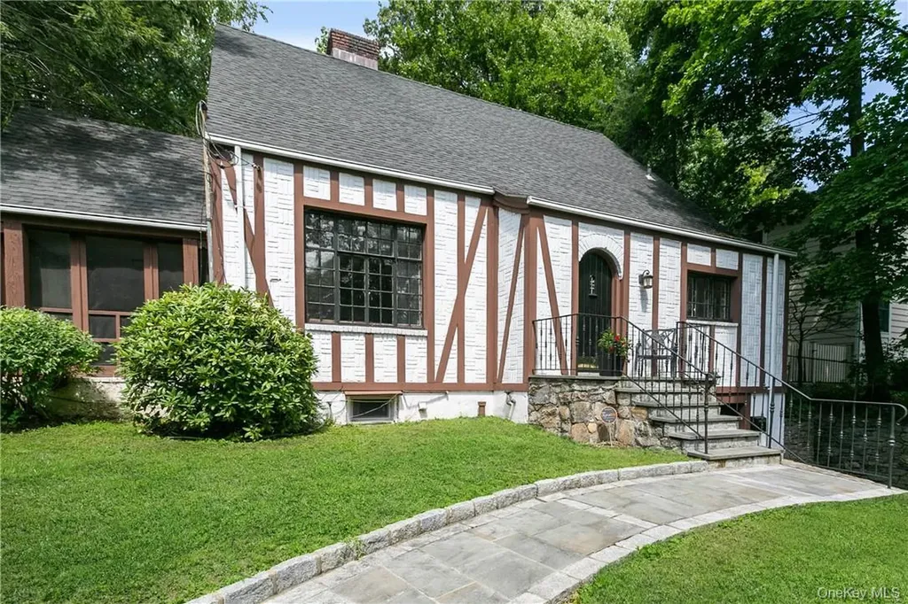 1191 Post Road Scarsdale NY 10583