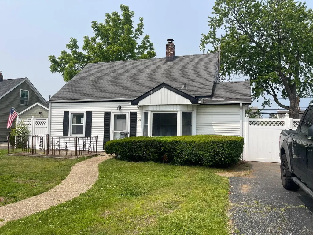84 Rope Lane Levittown NY 11756