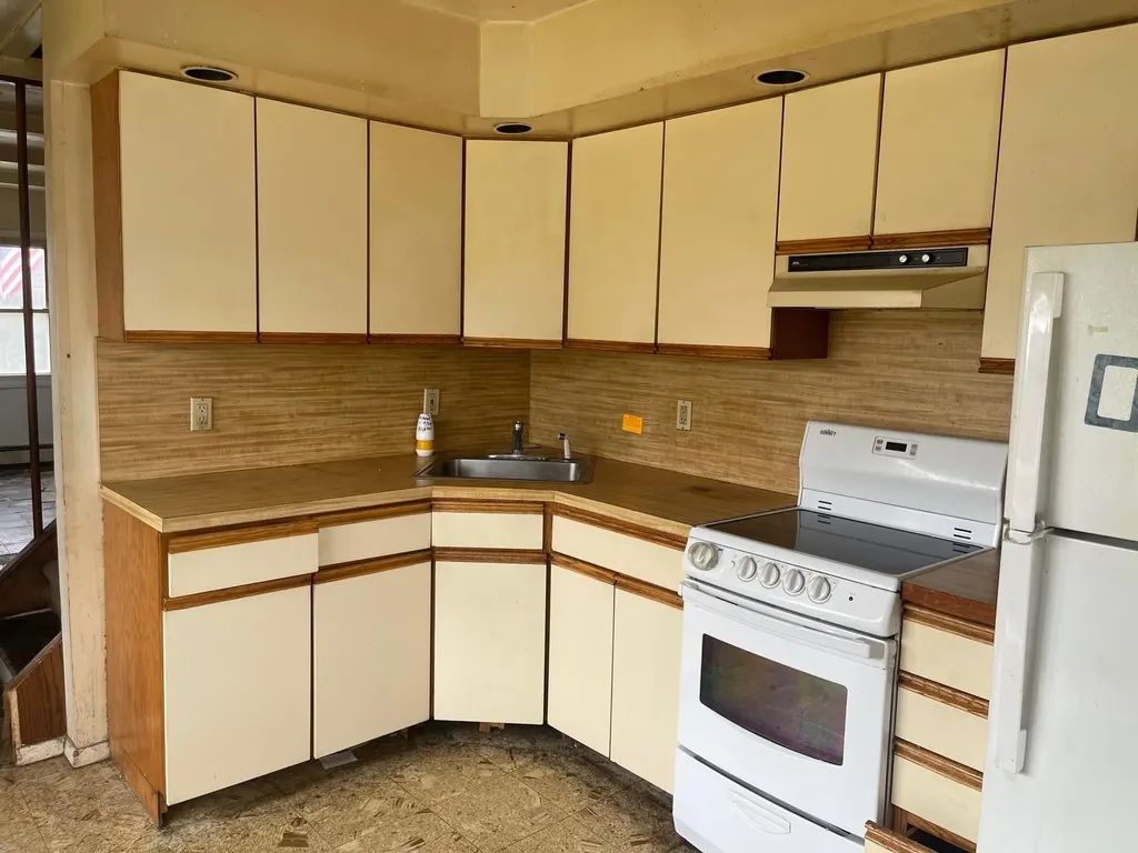 84 Rope Lane Levittown NY 11756
