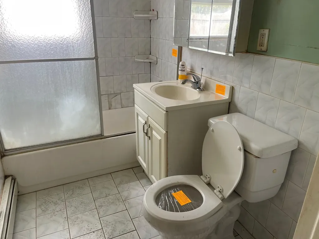 84 Rope Lane Levittown NY 11756