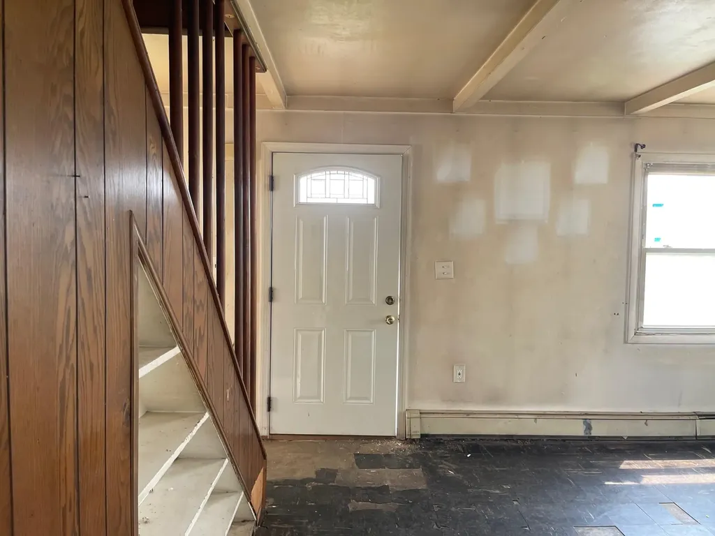 84 Rope Lane Levittown NY 11756