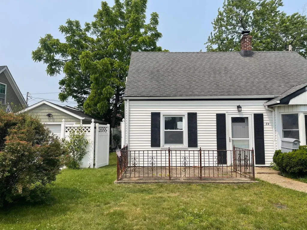 84 Rope Lane Levittown NY 11756