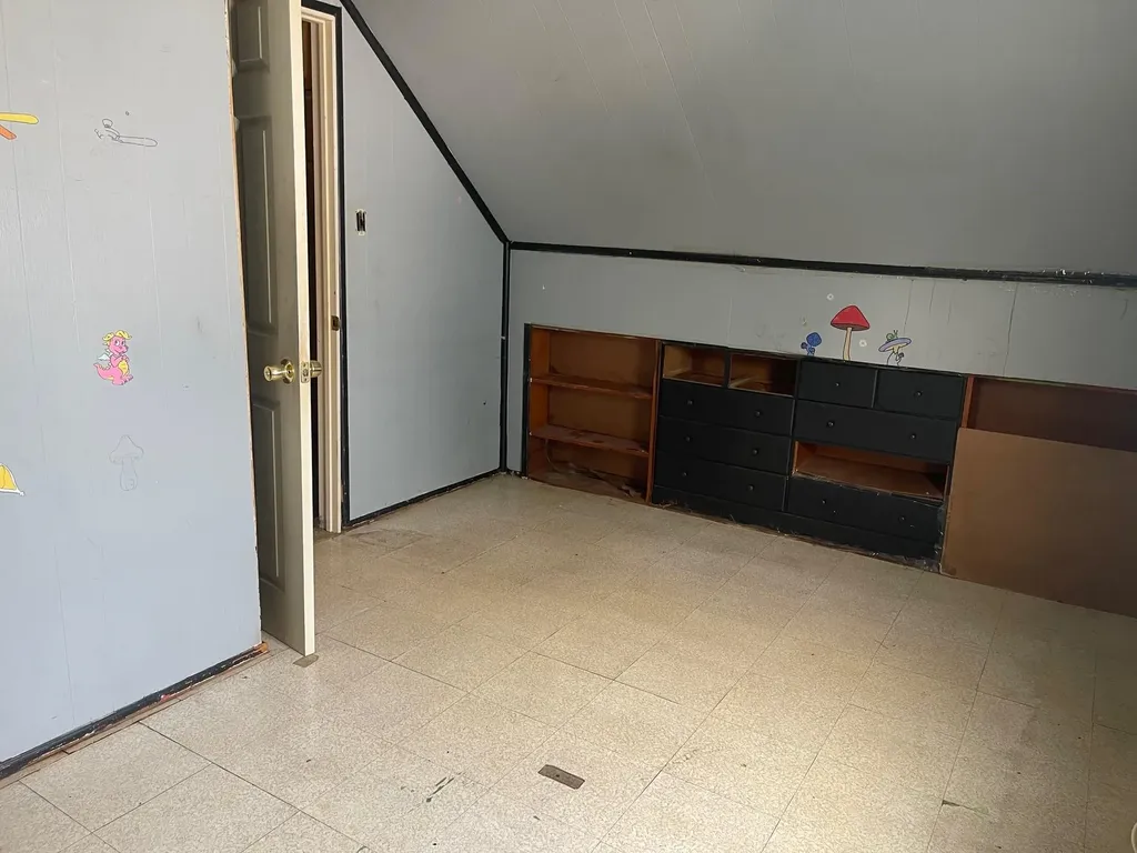 84 Rope Lane Levittown NY 11756