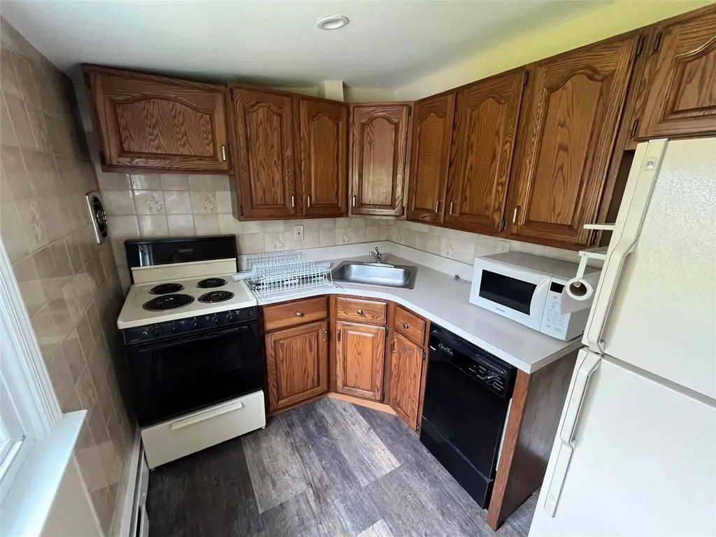 615 Floral Place Babylon NY 11702
