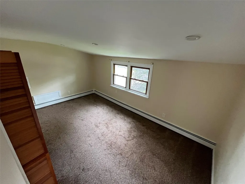 615 Floral Place Babylon NY 11702